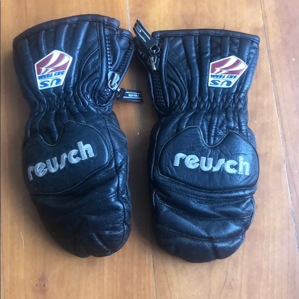 Gloves